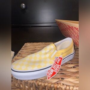 Yellow checkered brand new size 8 vans